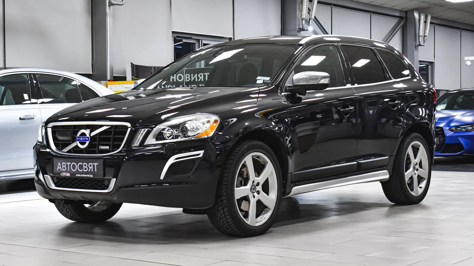 Volvo XC60 R-Design 2.4 D5 4x4 Automatic - изображение 4