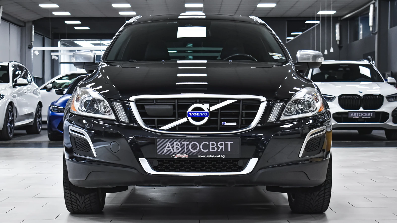 Volvo XC60 R-Design 2.4 D5 4x4 Automatic - изображение 2