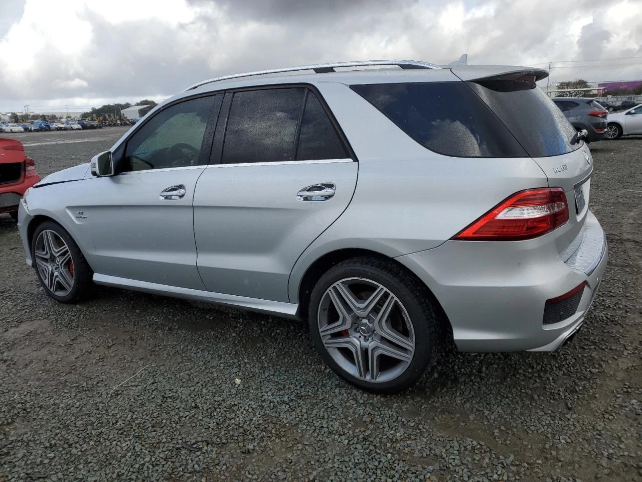 Mercedes-Benz ML 63 AMG 4MATIC* Harman/Kardon* KEYLESS* Мъртв. точ* Обдухв - изображение 4