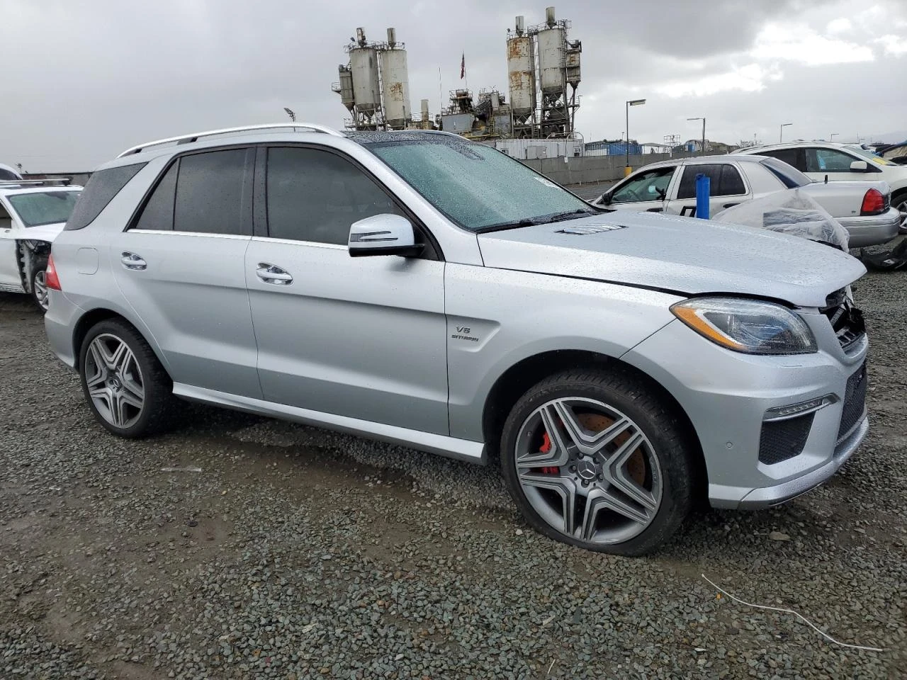 Mercedes-Benz ML 63 AMG 4MATIC* Harman/Kardon* KEYLESS* Мъртв. точ* Обдухв - изображение 3