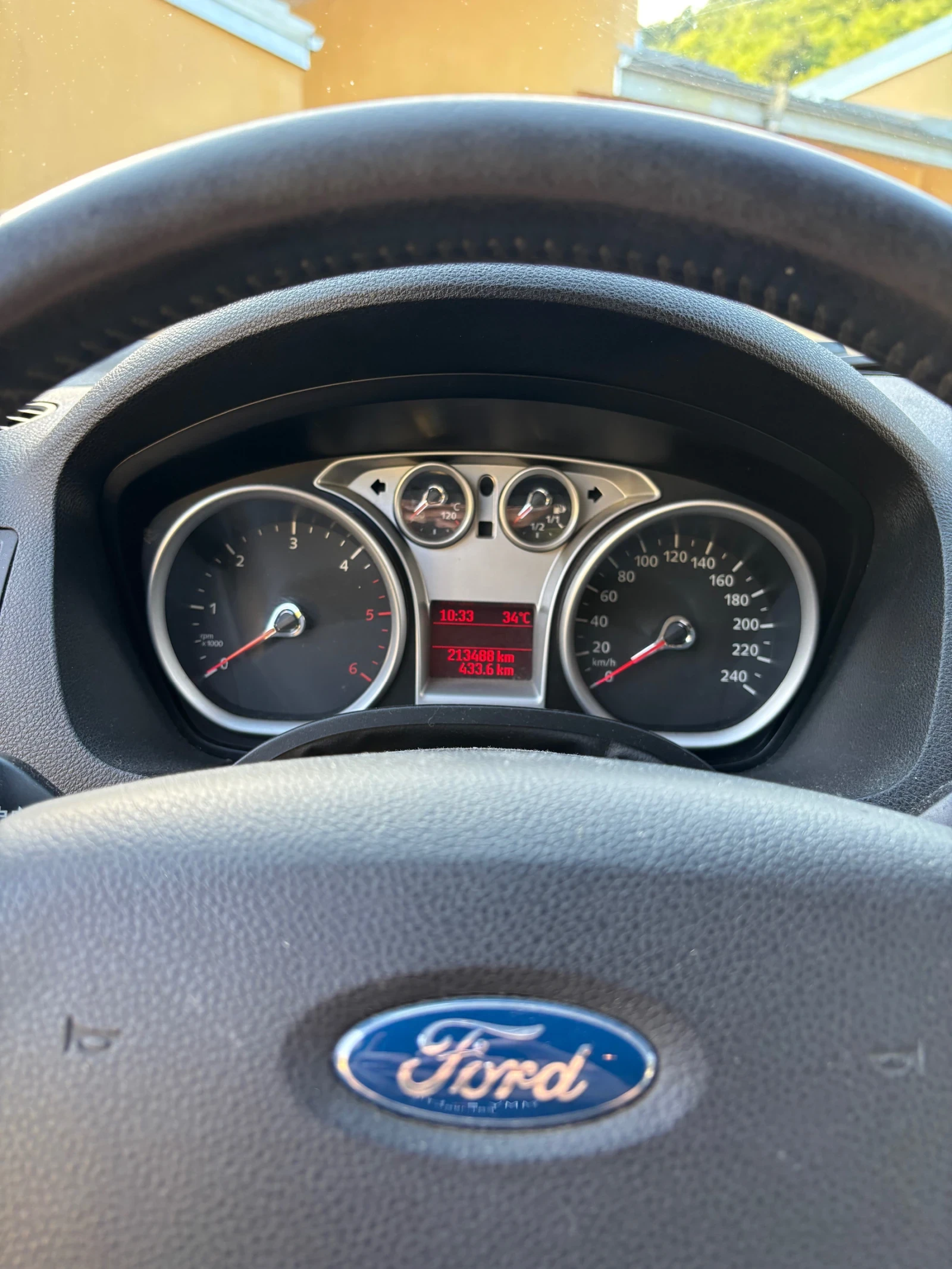 Ford Kuga 2.0 136 - изображение 9