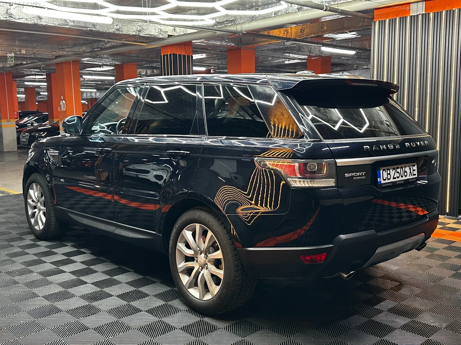 Land Rover Range Rover Sport 306 к.с. 4х4/БАРТЕР/ЛИЗИНГ/, снимка 4 - Автомобили и джипове - 51763600