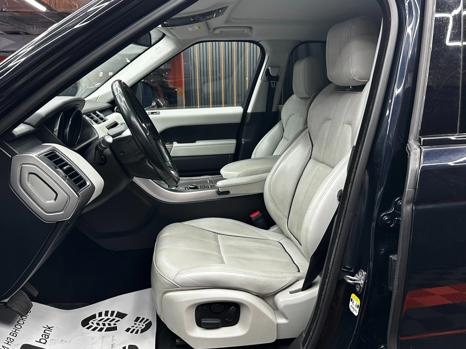 Land Rover Range Rover Sport 306 к.с. 4х4/БАРТЕР/ЛИЗИНГ/, снимка 8 - Автомобили и джипове - 51763600