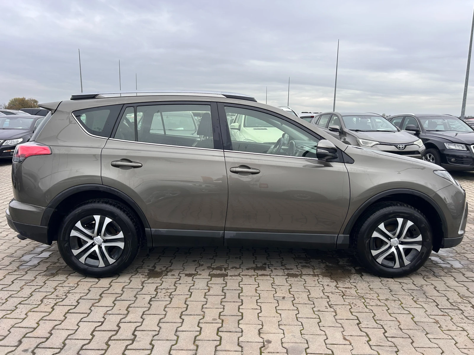 Toyota Rav4 2.0VVTI 4X4 AVTOMAT/NAVI/KAMERA EURO 6 - изображение 5
