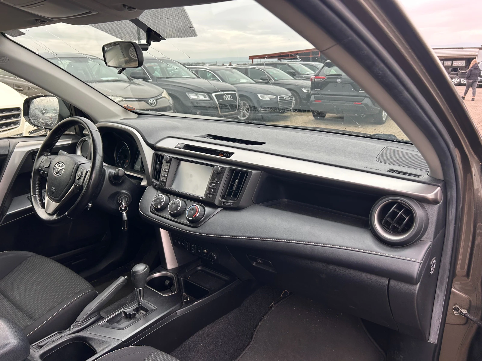 Toyota Rav4 2.0VVTI 4X4 AVTOMAT/NAVI/KAMERA EURO 6 - изображение 10