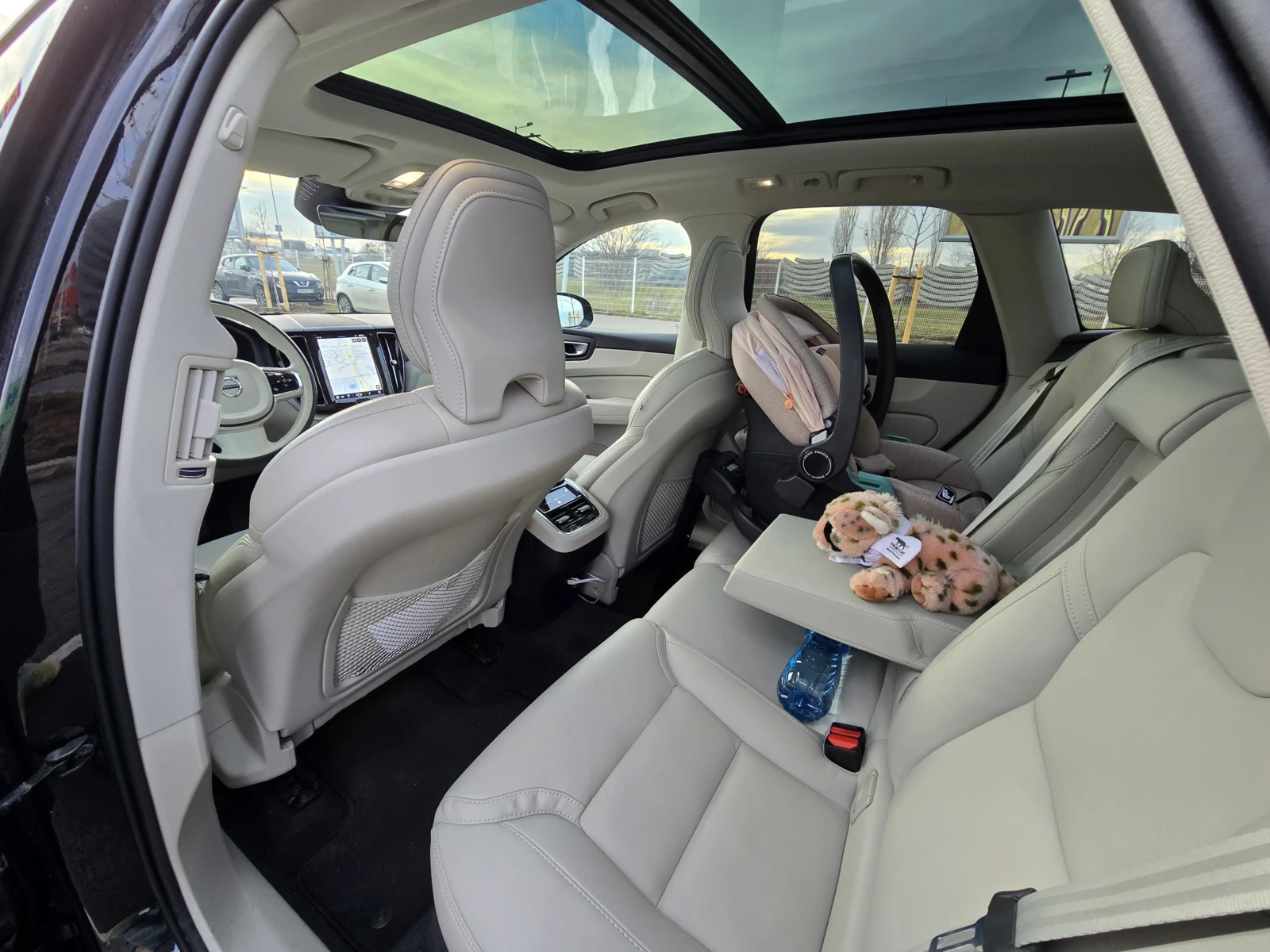 Volvo XC60 Ultra AWD Mild Hybrid B5 - изображение 10