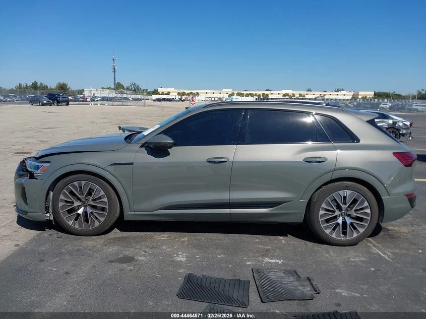 Audi Q8 E-TRON PREMIUM PLUS QUATTRO, снимка 13 - Автомобили и джипове - 54189756