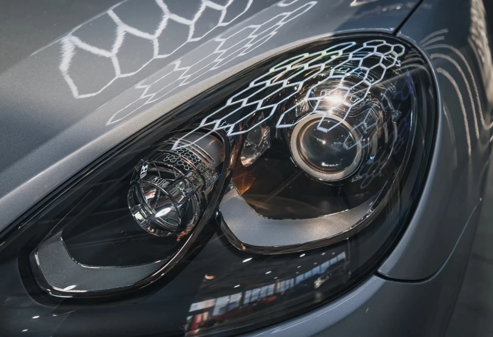 Porsche Cayenne Platinum Edition, снимка 15 - Автомобили и джипове - 54662500