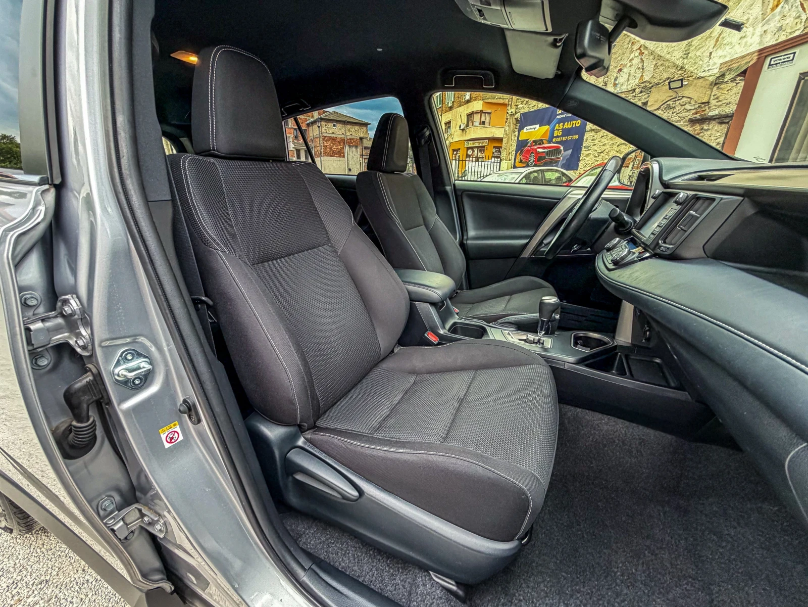 Toyota Rav4 2.5i-HYBRID* DISTRONIC* CAMERA* 79 000КМ.* TOP, снимка 11 - Автомобили и джипове - 55024427
