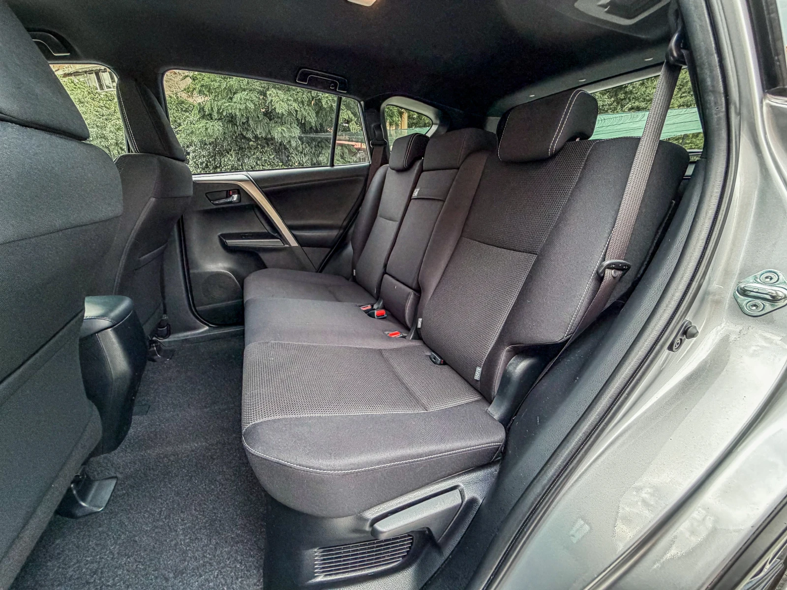 Toyota Rav4 2.5i-HYBRID* DISTRONIC* CAMERA* 79 000КМ.* TOP, снимка 13 - Автомобили и джипове - 55024427