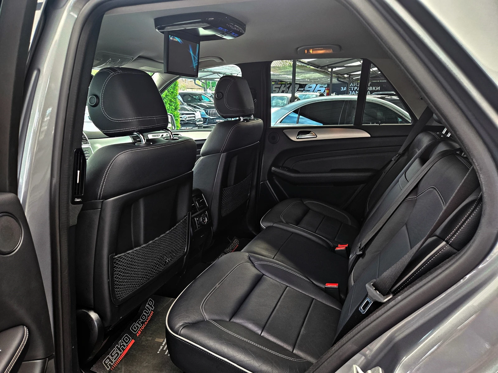 Mercedes-Benz ML 350 AMG/FULL LED/ТВ/KEYLES/ПОДГРЕВ/ПЕЧКА/360КАМЕРА/LIZ, снимка 12 - Автомобили и джипове - 55320344
