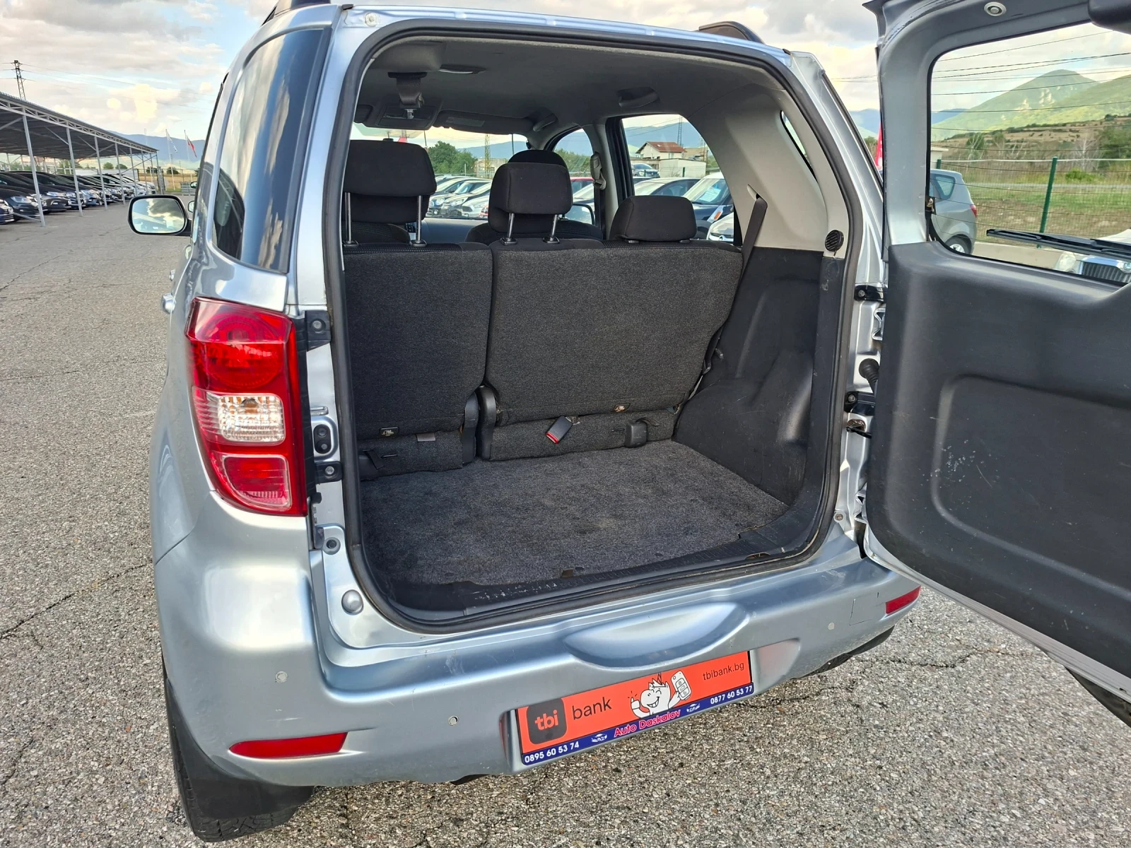Daihatsu Terios 1, 5i + Газ, снимка 12 - Автомобили и джипове - 55420090