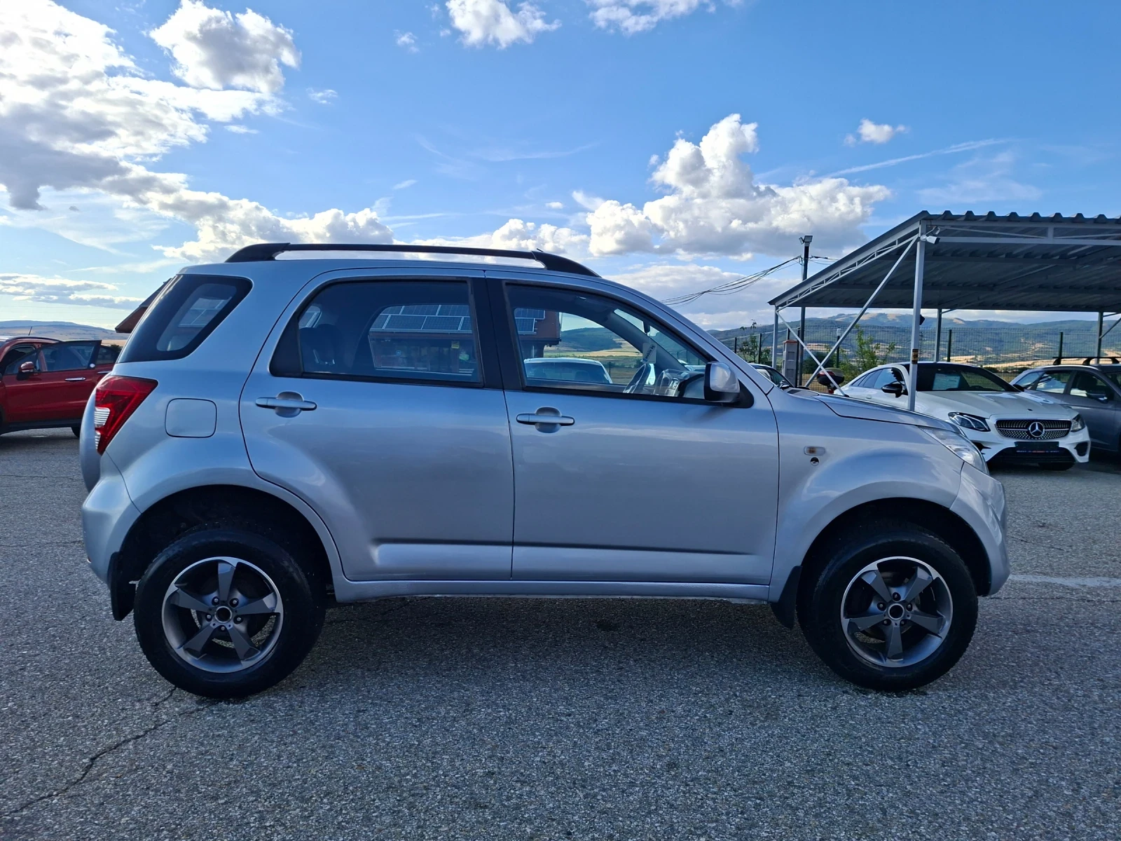 Daihatsu Terios 1, 5i + Газ, снимка 4 - Автомобили и джипове - 55420090