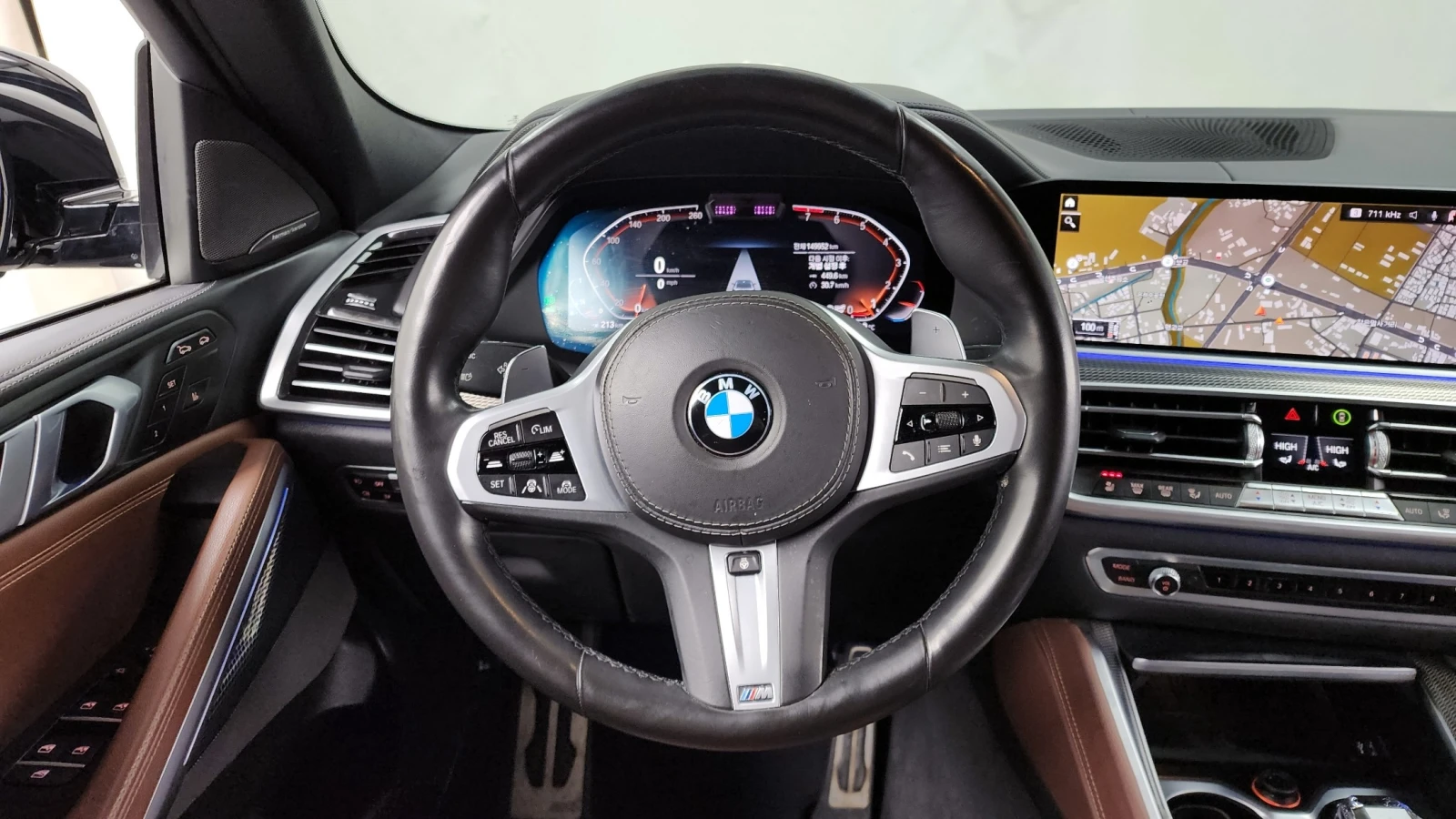 BMW X6 40i M-PACK * DIS * LASER * HK * ОБДУХ * 360 * HUD , снимка 10 - Автомобили и джипове - 55799566
