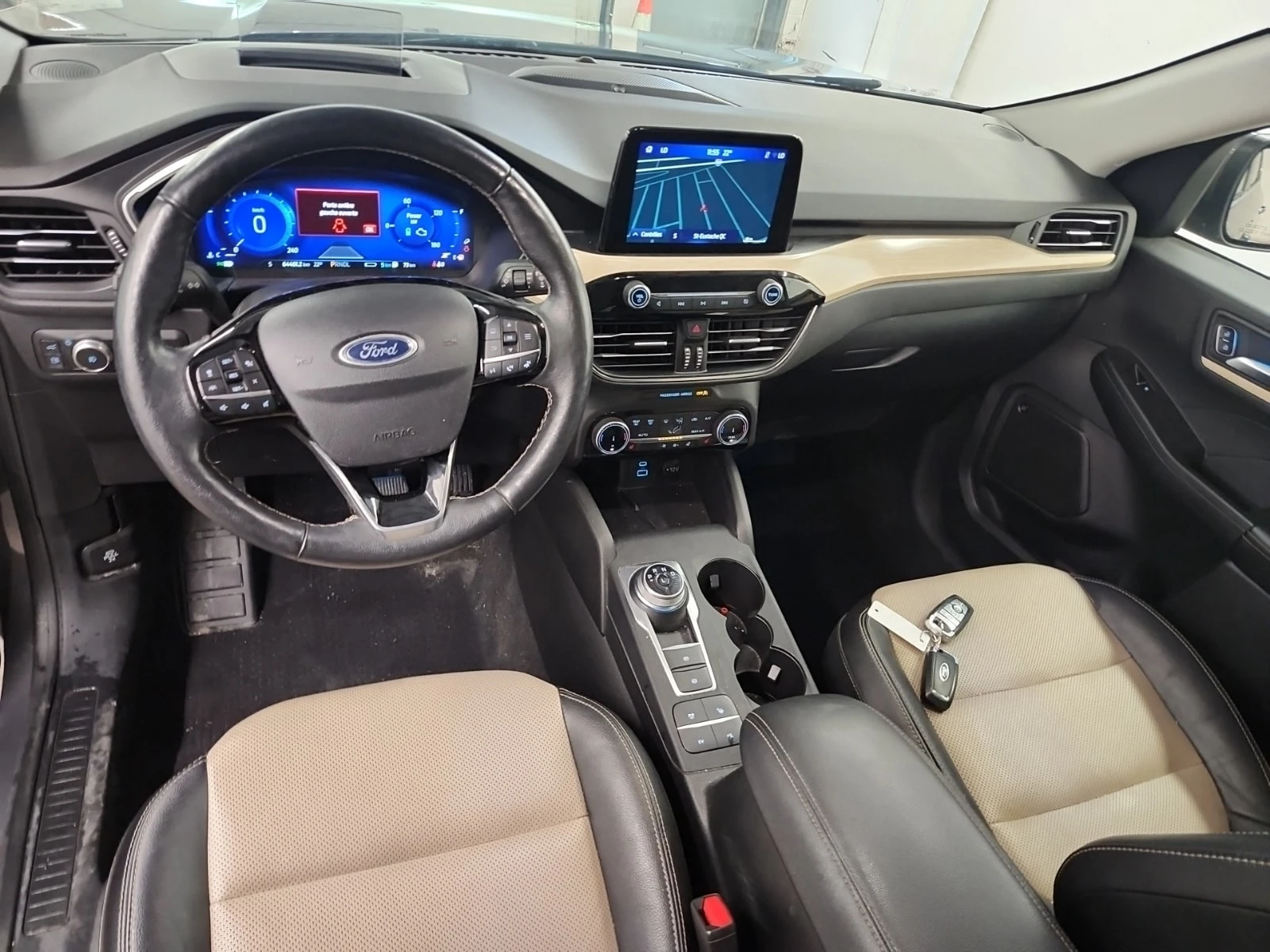 Ford Escape TITANIUM PLUG IN HYBRID| HUD| ПАМЕТ| 2 КЛЮЧА| , снимка 10 - Автомобили и джипове - 55843596