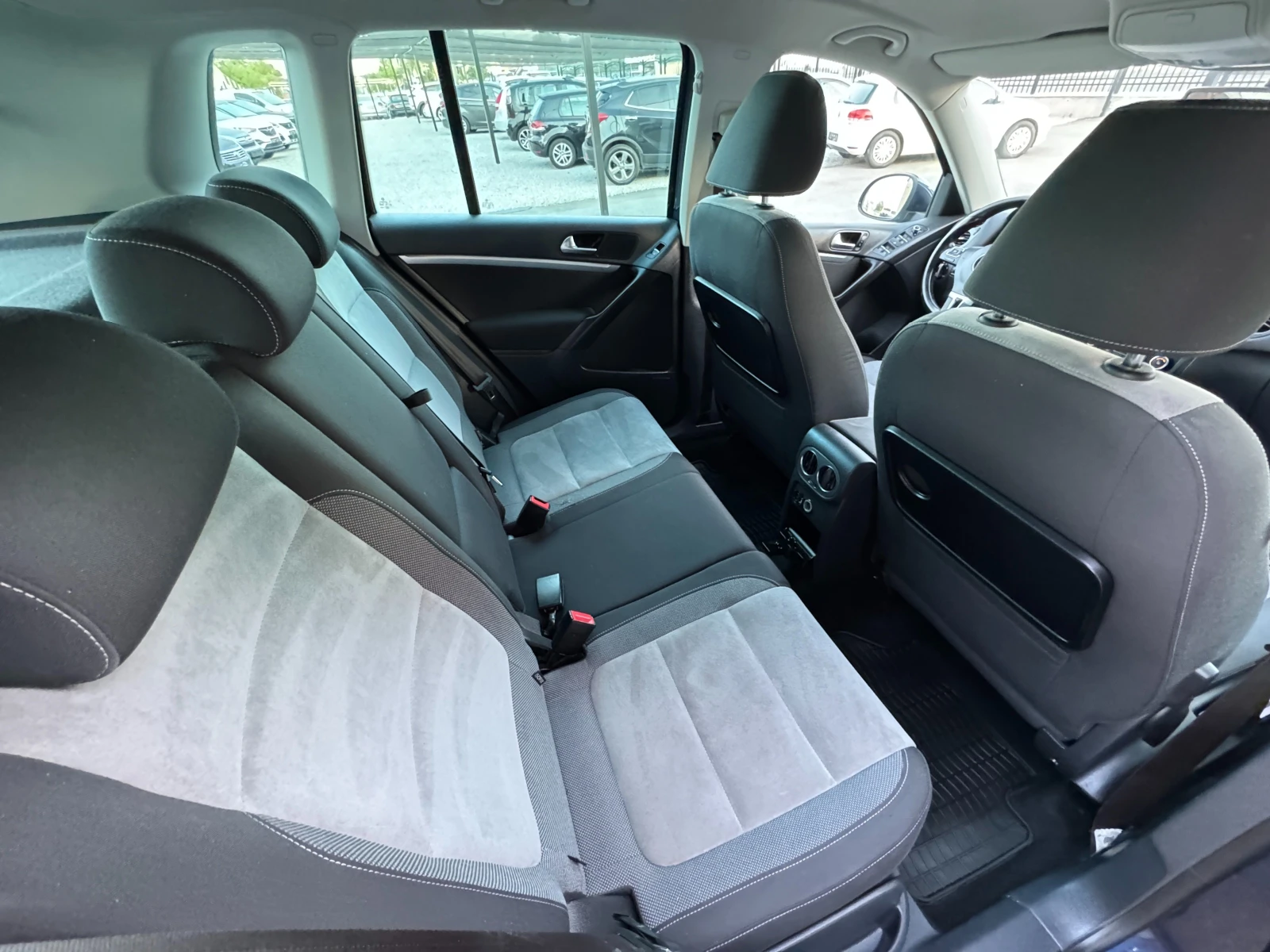 VW Tiguan 2.0TDI* DSG* 4MOTION* НОВ ВНОС* , снимка 12 - Автомобили и джипове - 55881167