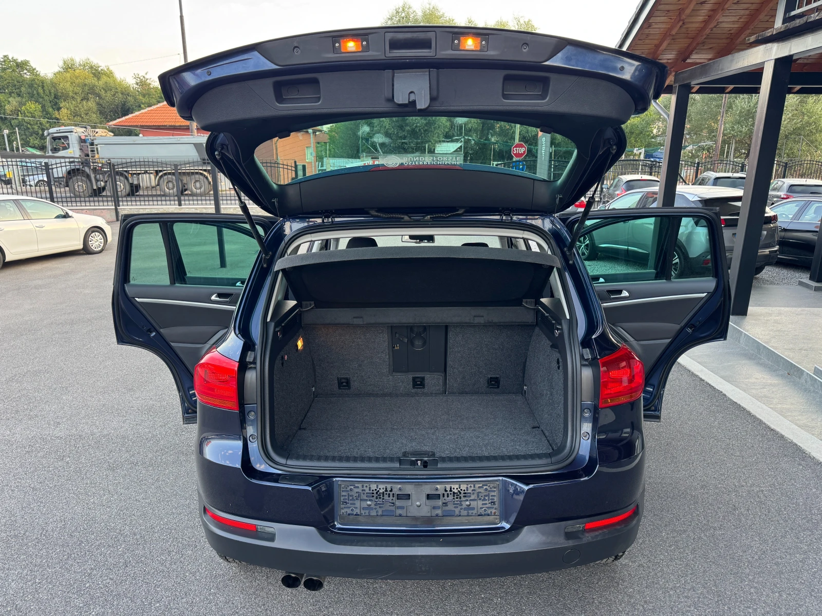 VW Tiguan 2.0TDI* DSG* 4MOTION* НОВ ВНОС* , снимка 14 - Автомобили и джипове - 55881167