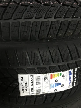 Гуми Зимни 235/45R20, снимка 1
