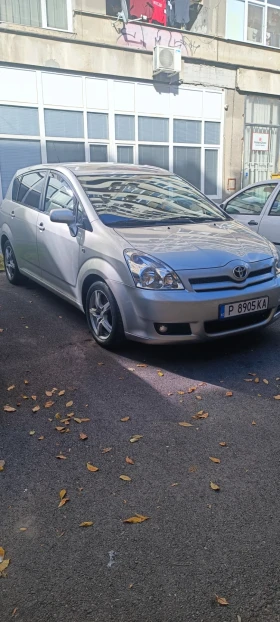 Toyota Corolla verso 2.2D4D, снимка 1
