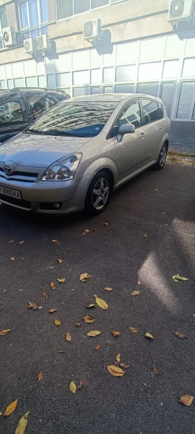 Toyota Corolla verso 2.2D4D, снимка 2
