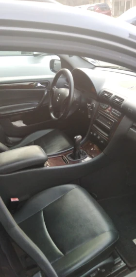 Mercedes-Benz C 200, снимка 9
