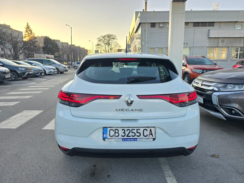 Renault Megane 1.3 Tce Facelift, снимка 4 - Автомобили и джипове - 48878170