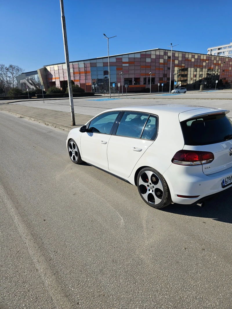 VW Golf GTI, снимка 12 - Автомобили и джипове - 48499868