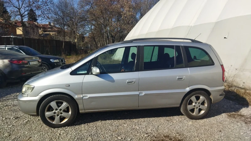 Opel Zafira, снимка 1 - Автомобили и джипове - 49143524