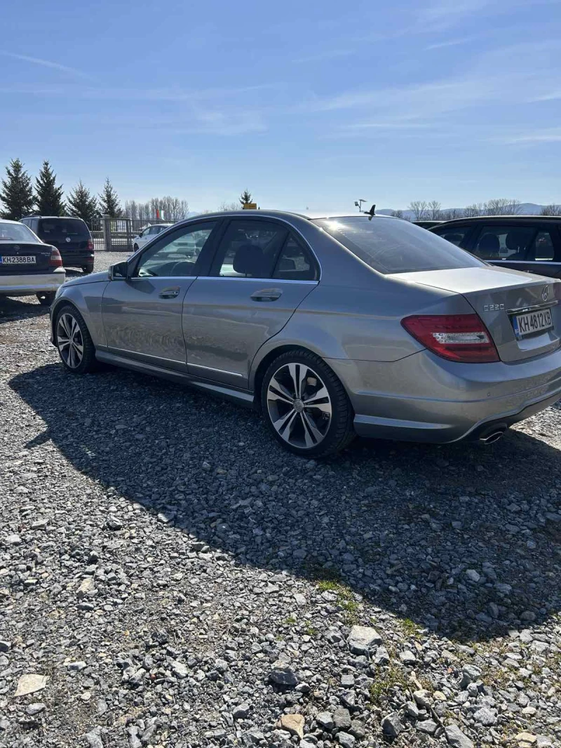 Mercedes-Benz C 220, снимка 4 - Автомобили и джипове - 52875536