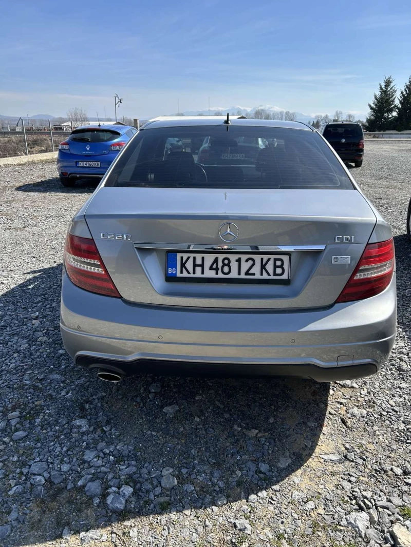 Mercedes-Benz C 220, снимка 5 - Автомобили и джипове - 52875536