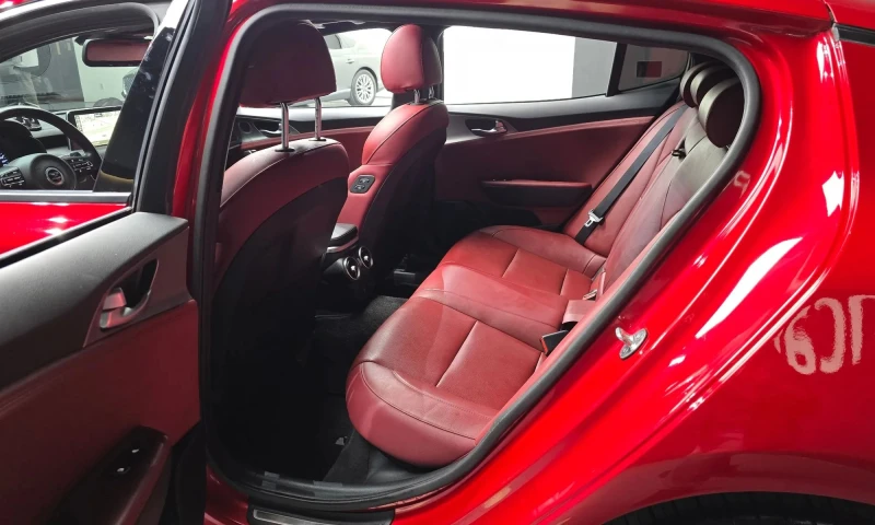 Kia Stinger 2.0 Turbo Awd Platinum, снимка 9 - Автомобили и джипове - 51330522