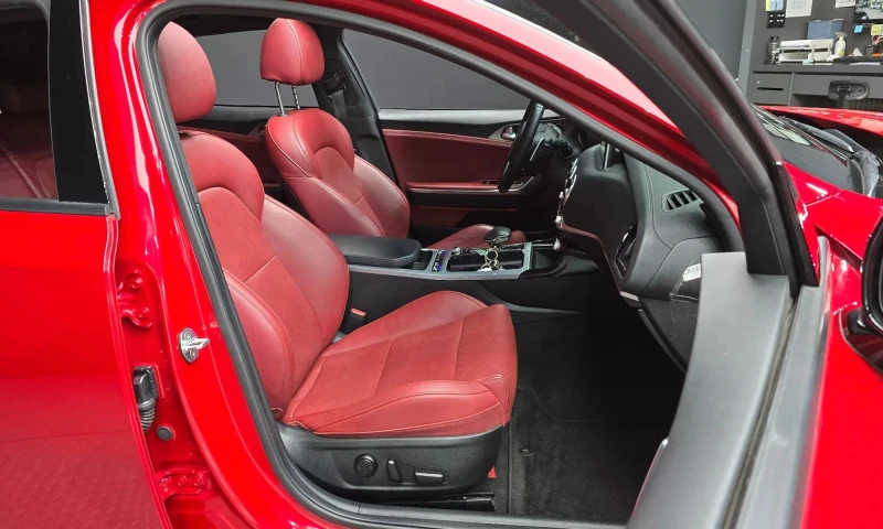 Kia Stinger 2.0 Turbo Awd Platinum, снимка 10 - Автомобили и джипове - 51330522