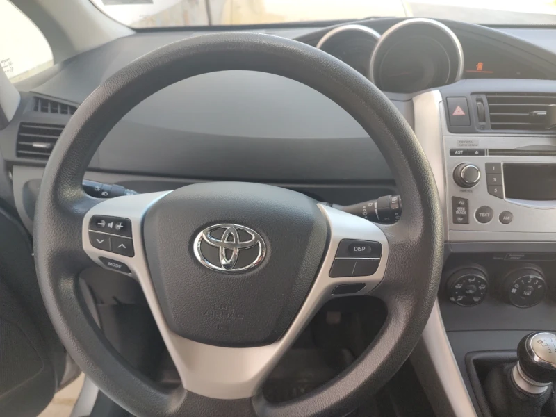 Toyota Corolla verso, снимка 6 - Автомобили и джипове - 52777625