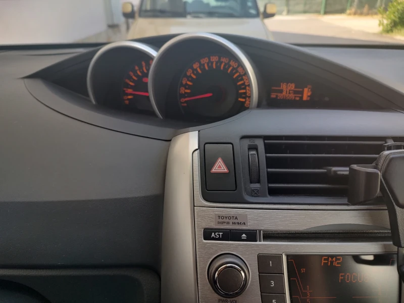 Toyota Corolla verso, снимка 7 - Автомобили и джипове - 52777625