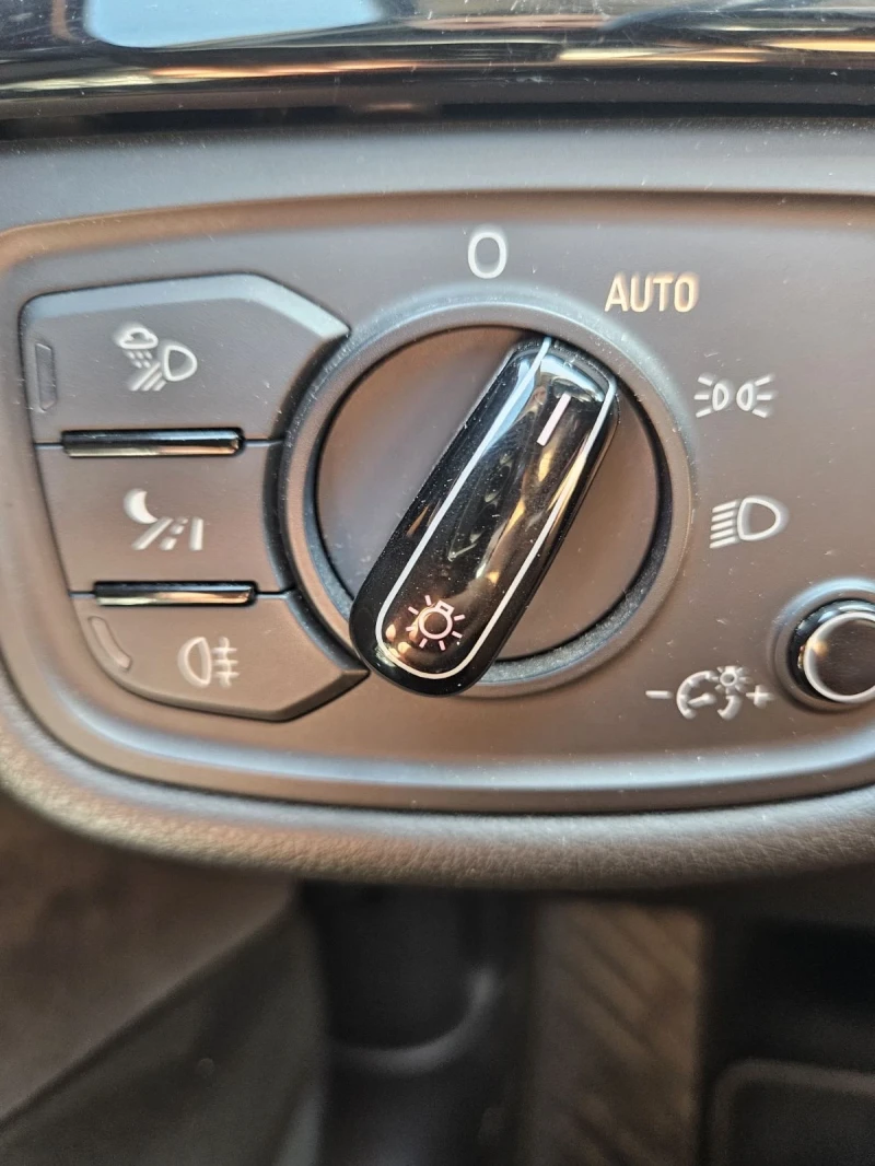 Audi A8, снимка 8 - Автомобили и джипове - 52922943