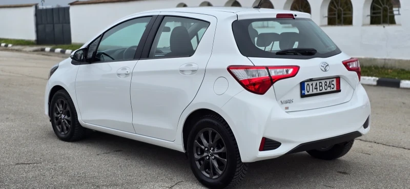 Toyota Yaris 1.5 4 цилиндъра, снимка 4 - Автомобили и джипове - 53303077