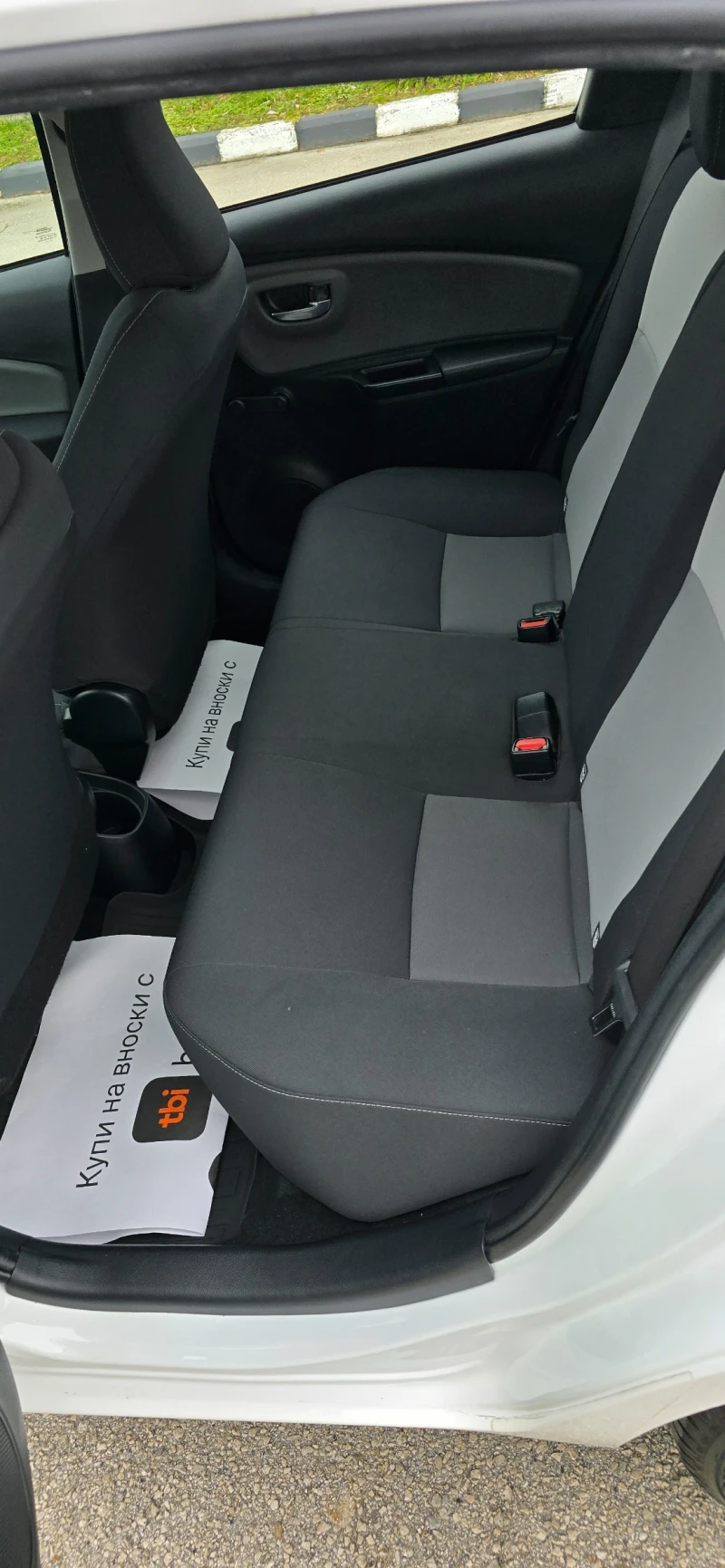 Toyota Yaris 1.5 4 цилиндъра, снимка 16 - Автомобили и джипове - 53303077