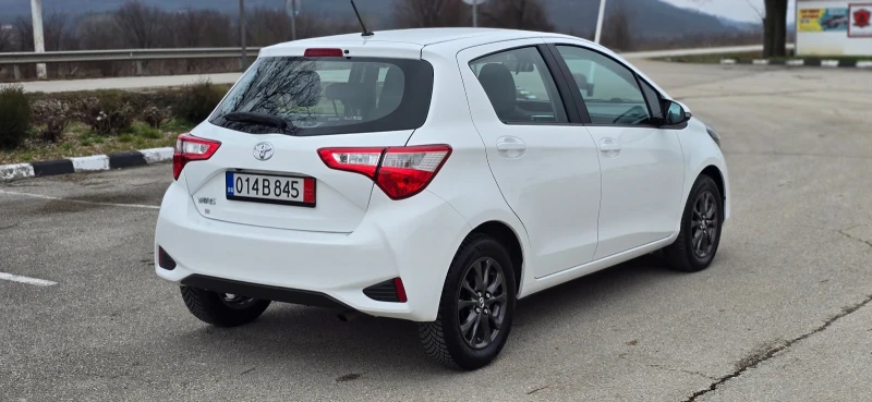 Toyota Yaris 1.5 4 цилиндъра, снимка 7 - Автомобили и джипове - 53303077