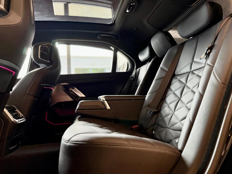 BMW 740 XDrive* Mpack* MildHybrid* Гаранционен* Лизинг, снимка 13 - Автомобили и джипове - 53463354