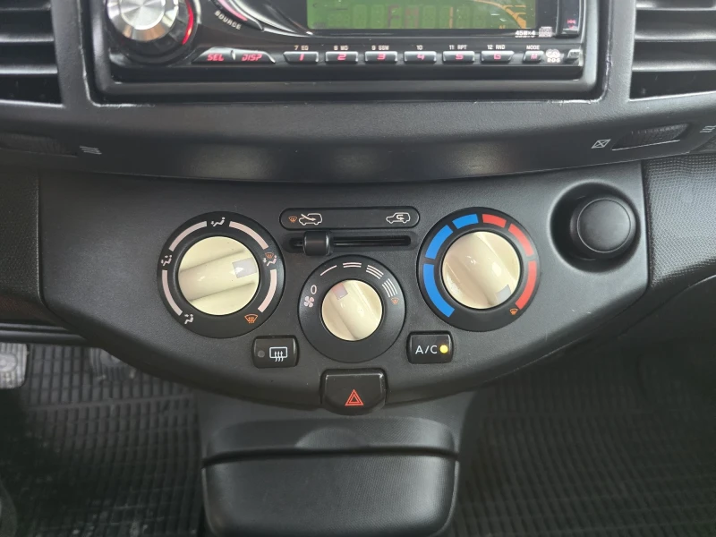 Nissan Micra 1.3i KLIMA , снимка 15 - Автомобили и джипове - 53503027