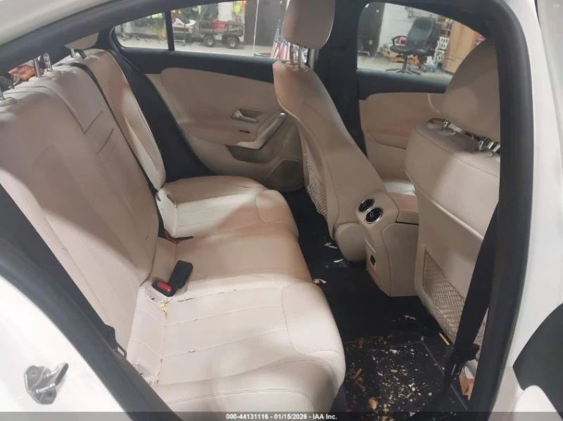 Mercedes-Benz A 220 4Matic, снимка 8 - Автомобили и джипове - 53577493