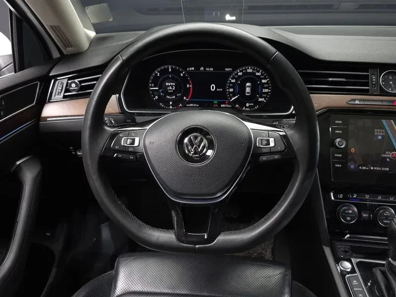 VW Passat 2.0 Tdi Prestige, снимка 13 - Автомобили и джипове - 55110975