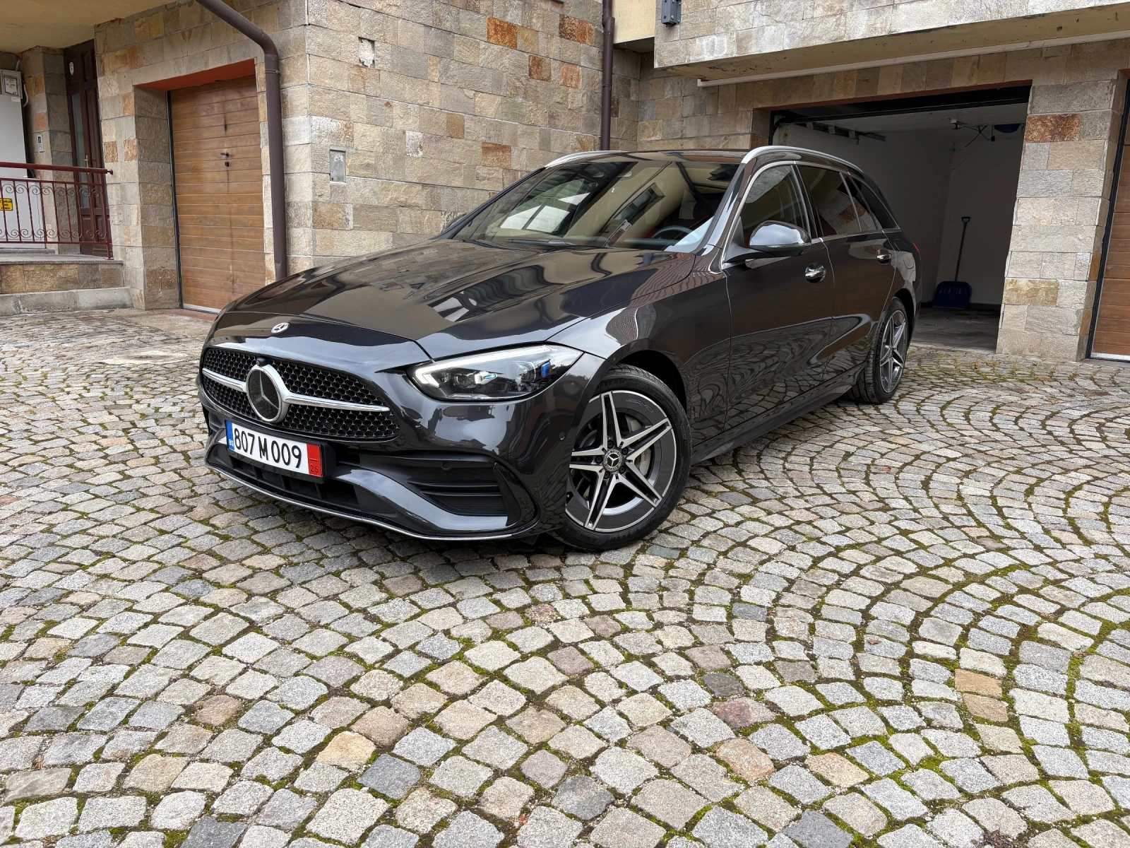 Mercedes-Benz C 300 e AMG line Distronic 360* Panorama, снимка 1