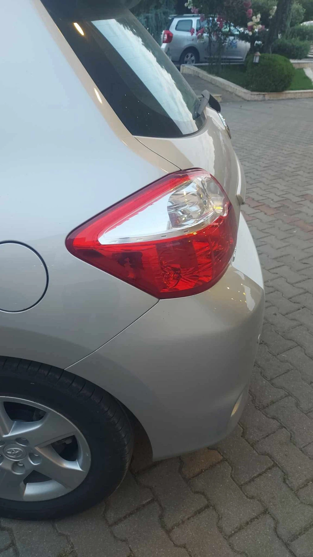 Toyota Auris  1.8 hybrid Swiss - изображение 5