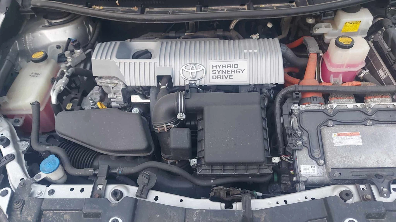 Toyota Auris  1.8 hybrid Swiss - изображение 10