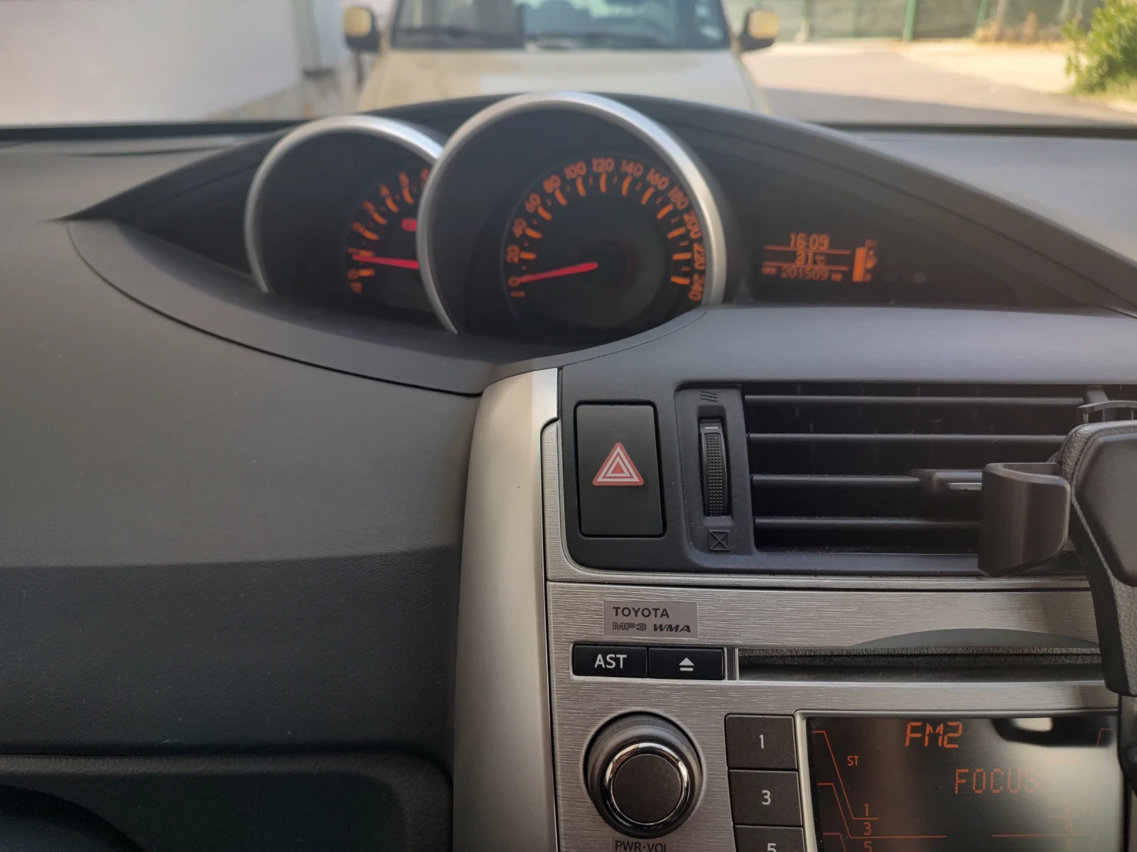 Toyota Corolla verso  - изображение 7