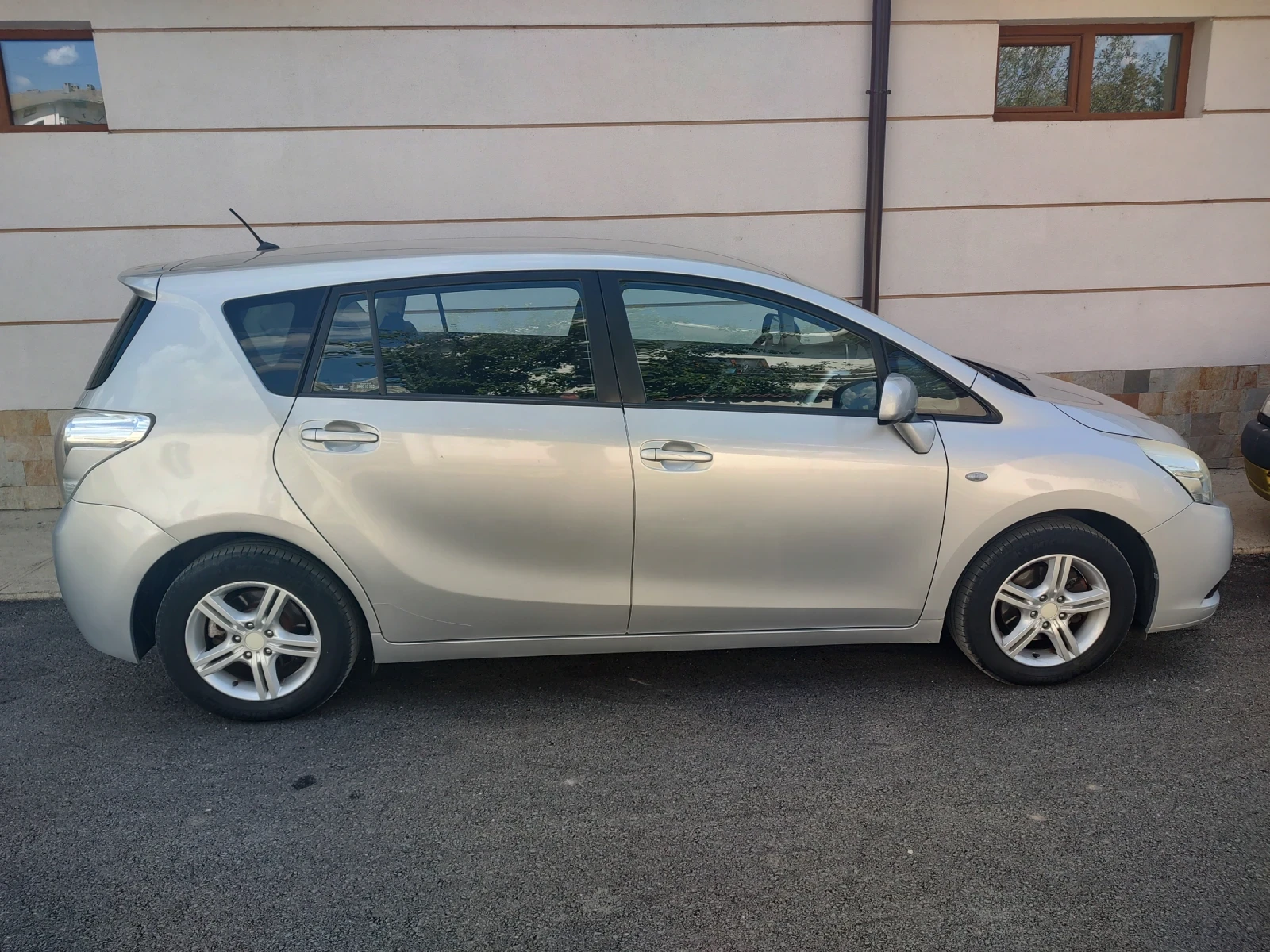 Toyota Corolla verso  - изображение 3