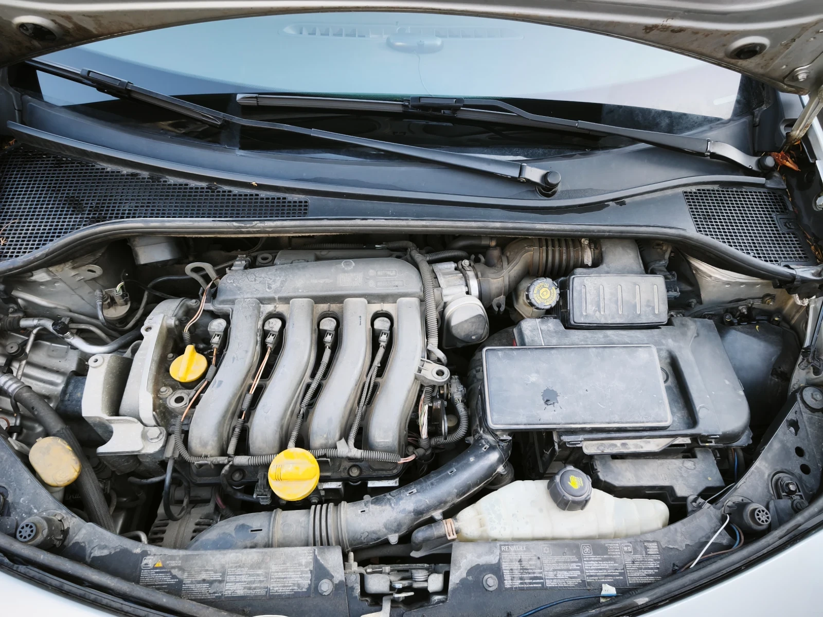 Renault Clio 1.6 16V, снимка 11 - Автомобили и джипове - 53842893