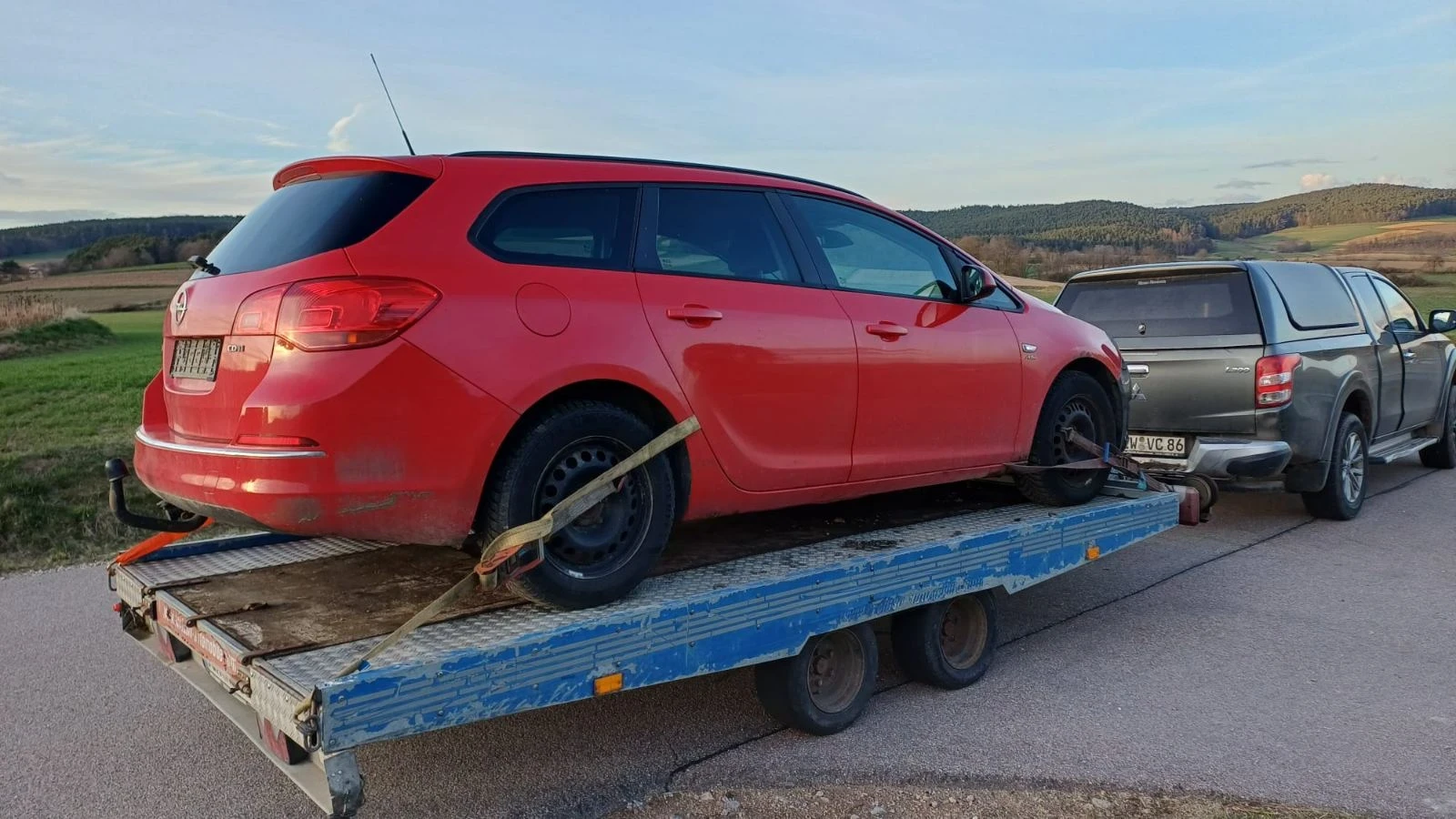 Opel Astra Astra j, снимка 3 - Автомобили и джипове - 53992231