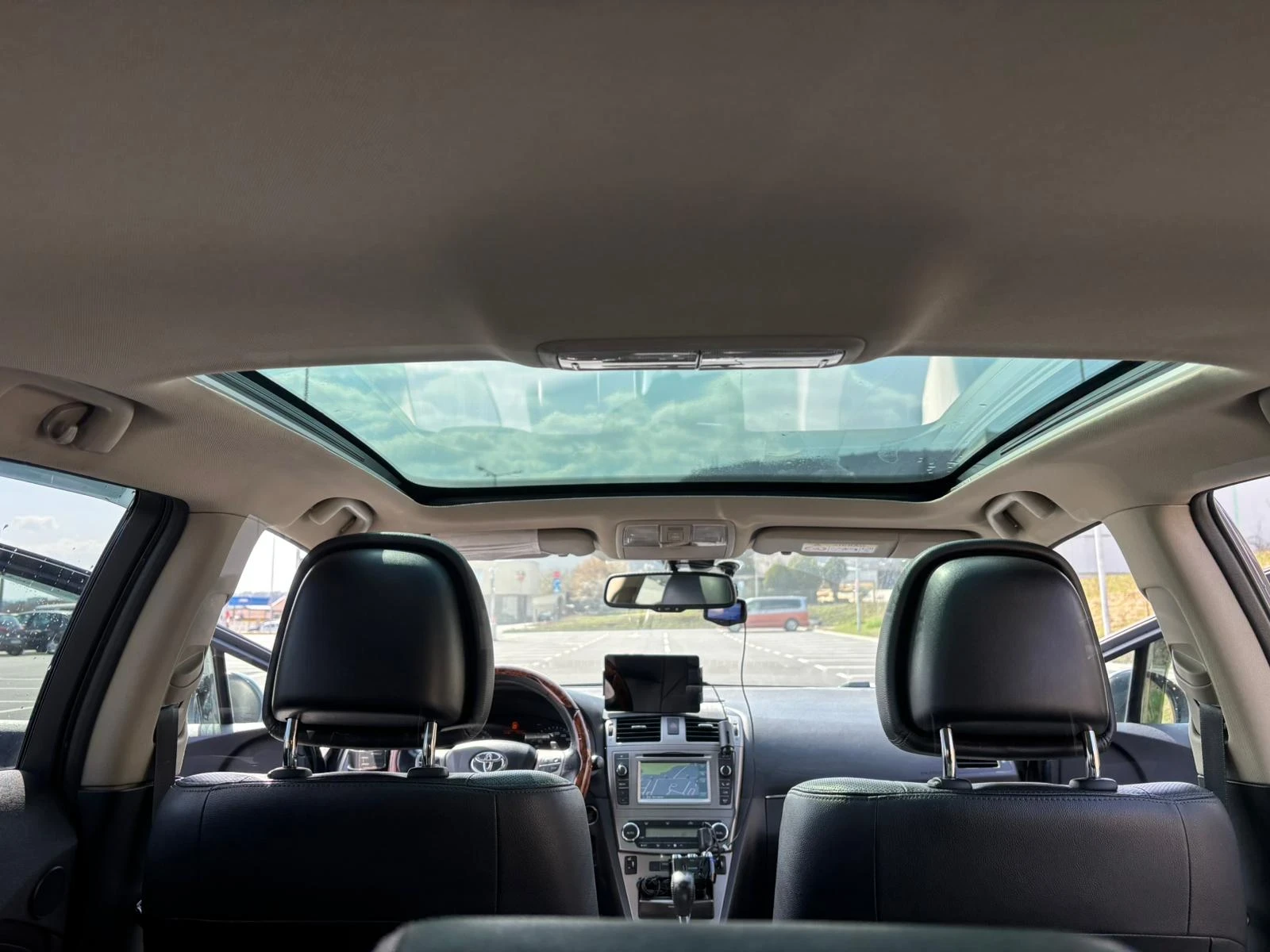 Toyota Avensis 2.2D4D EXECUTIVE , снимка 9 - Автомобили и джипове - 54064270